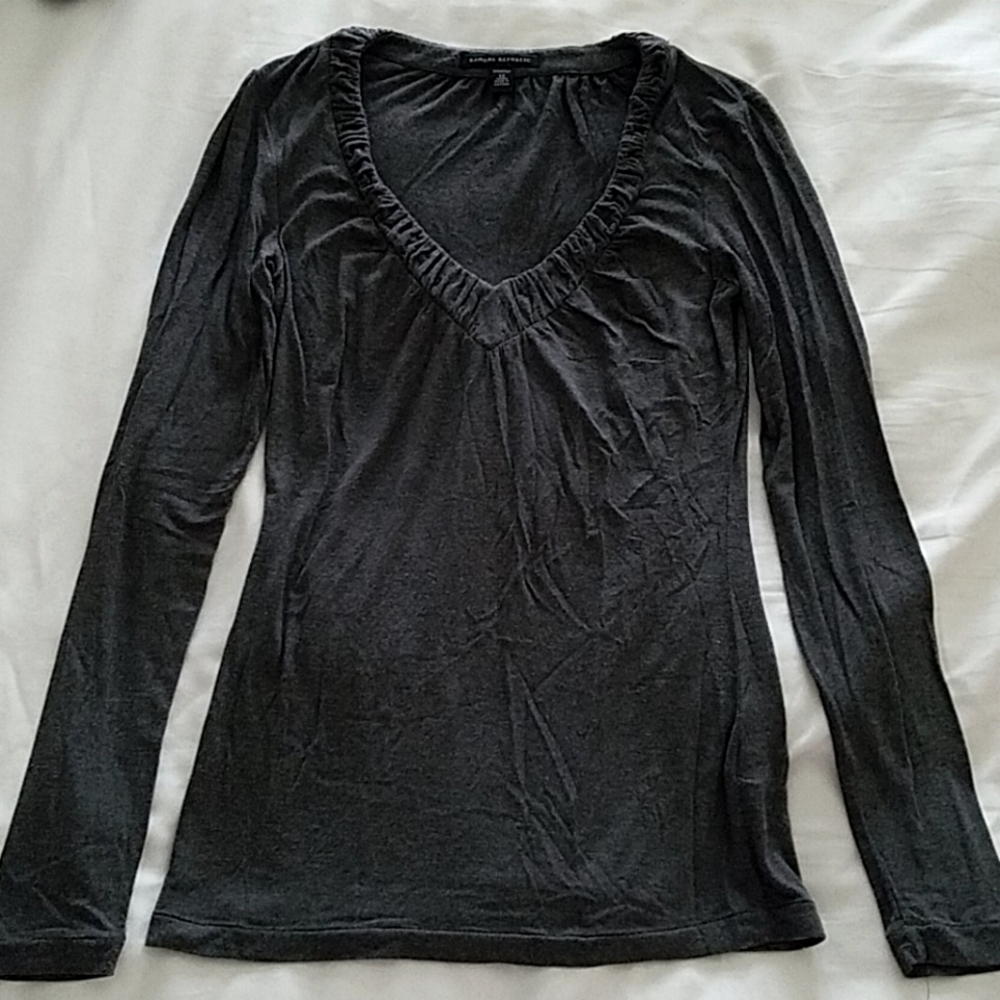 Banana Republic XS dark gray shirt